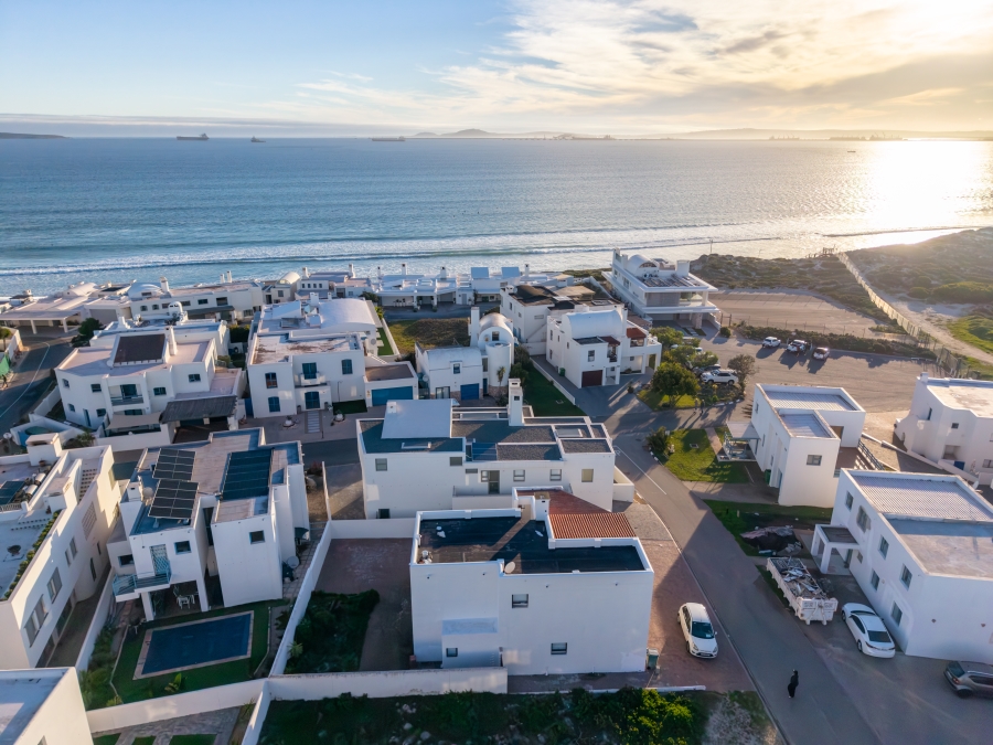 5 Bedroom Property for Sale in Paradise Beach Western Cape